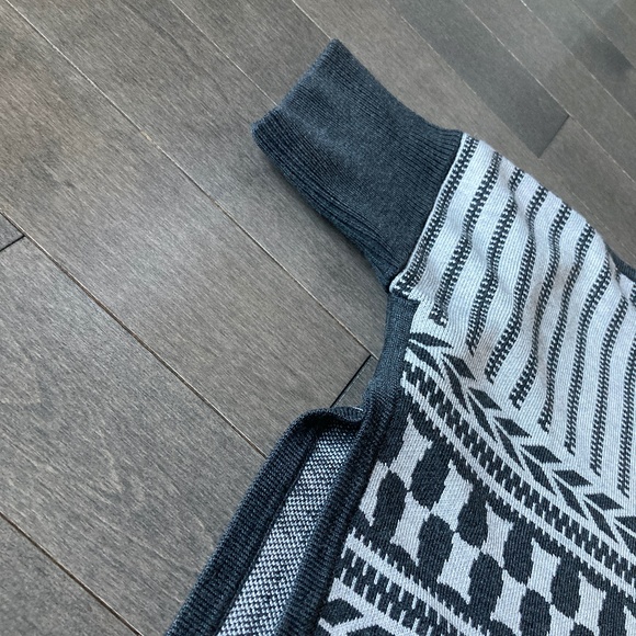 Vintage Reversible Kit and Ace Cardigan/Poncho OS - Picture 3 of 8